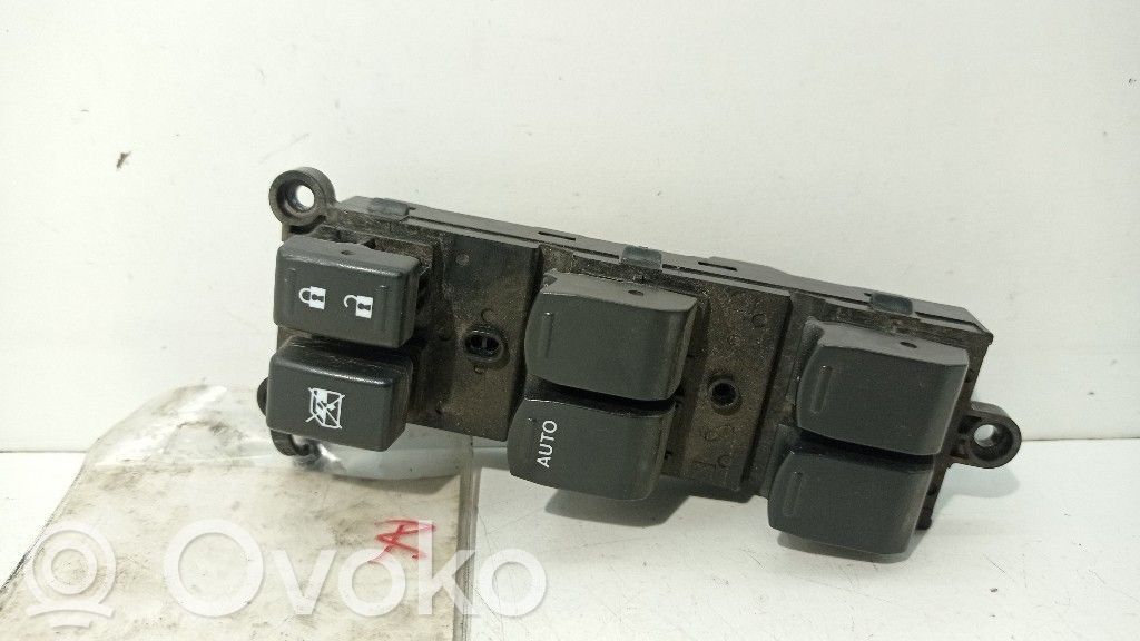 Suzuki Swift II Electric window control switch 