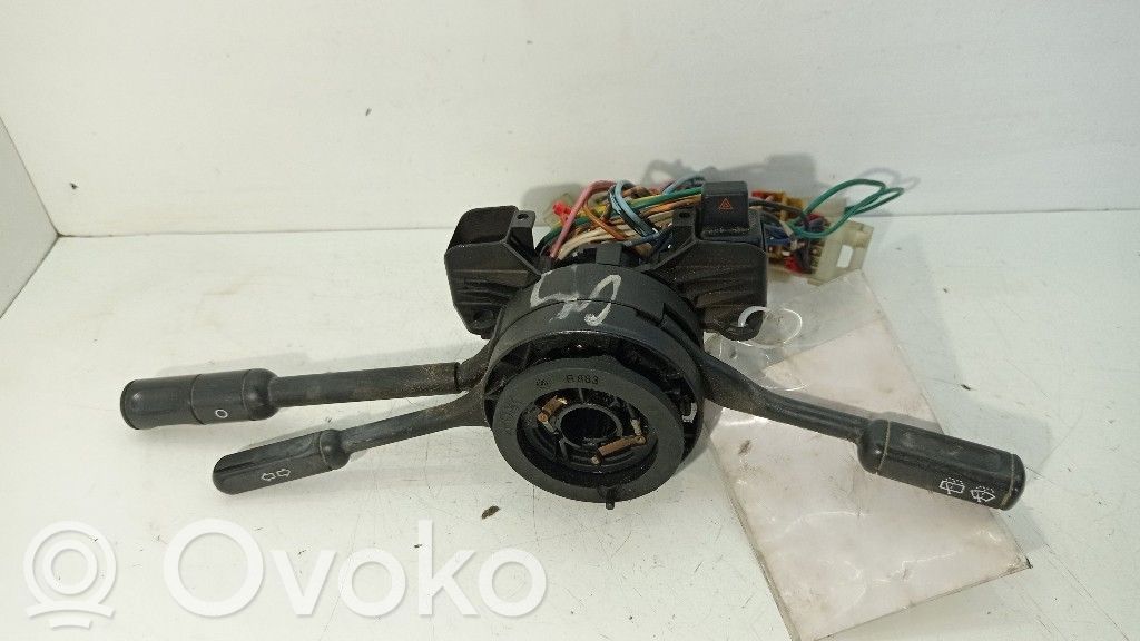 Fiat Uno Commodo, commande essuie-glace/phare 