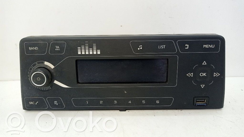 Radio / CD-Player / DVD-Player / Navigation   D15DTYHY
