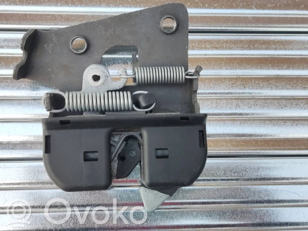 BMW 4 G22 G23 G24 G26 Seat back rest lock catch 