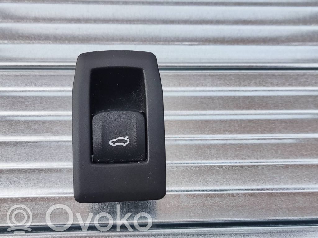 BMW 3 G20 G21 Tailgate/boot open switch button 