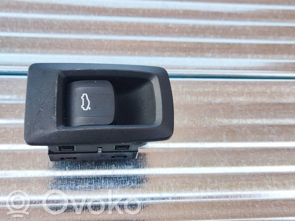 BMW 4 G22 G23 G24 G26 Tailgate/boot open switch button 