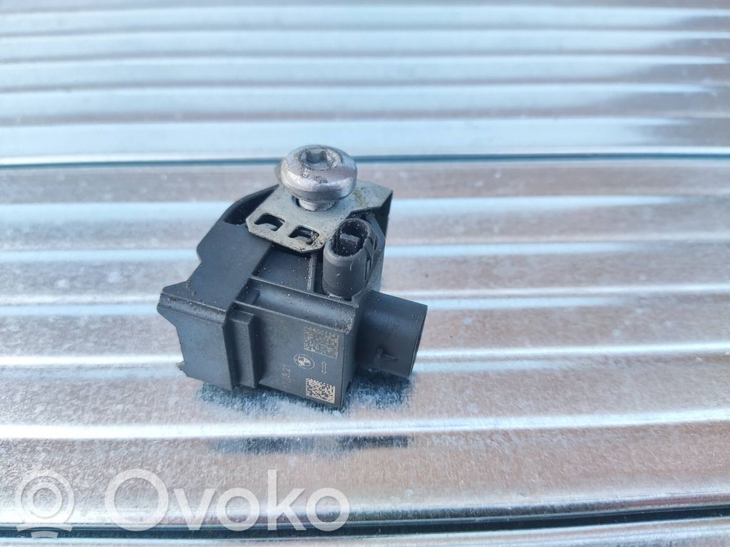 BMW 5 G30 G31 G38 Airbagsensor Crashsensor Drucksensor 