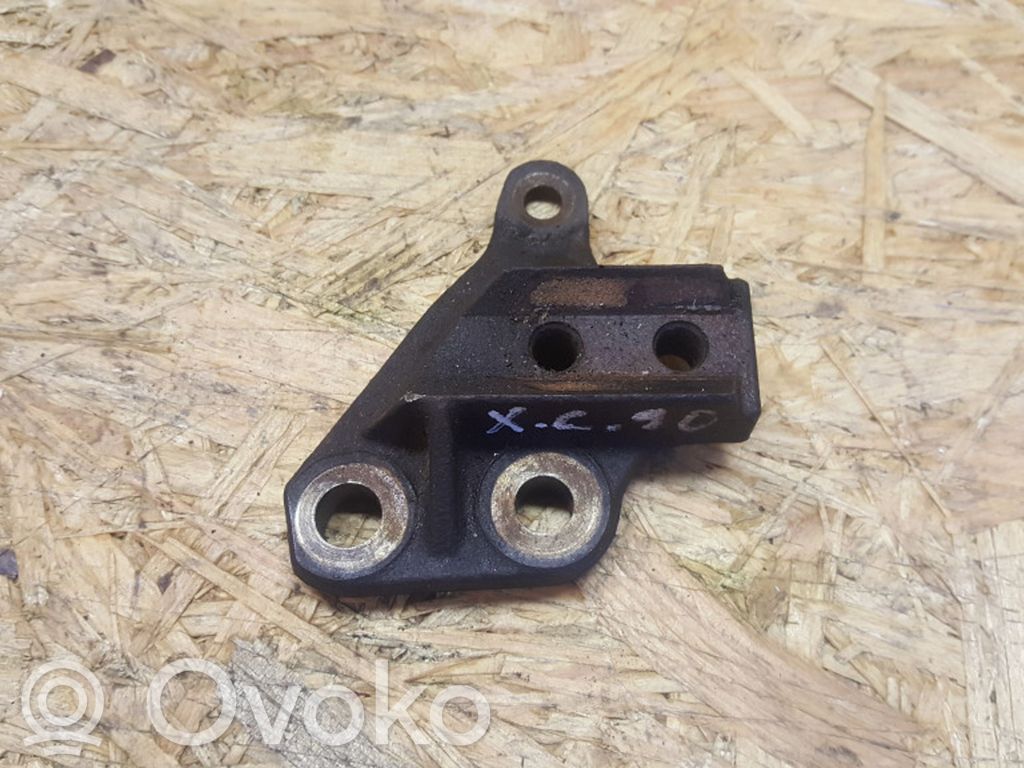 Engine mounting bracket   8683931