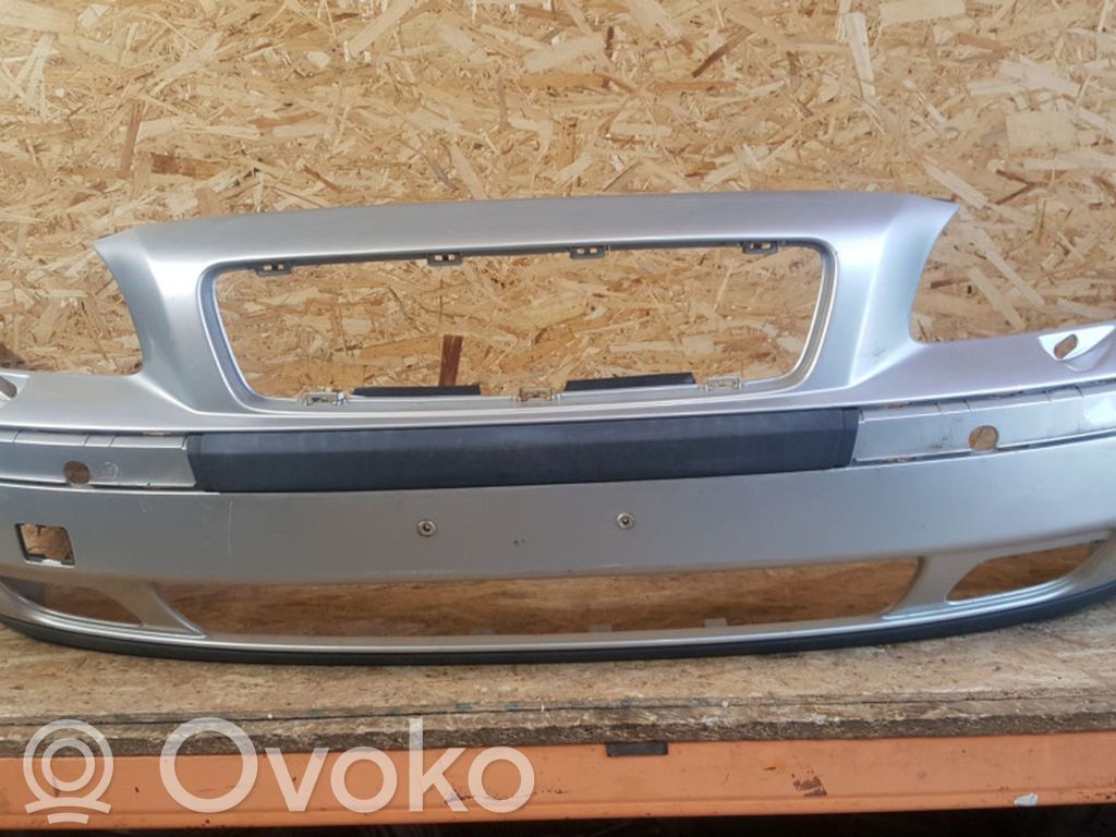 Volvo V70 Front bumper 