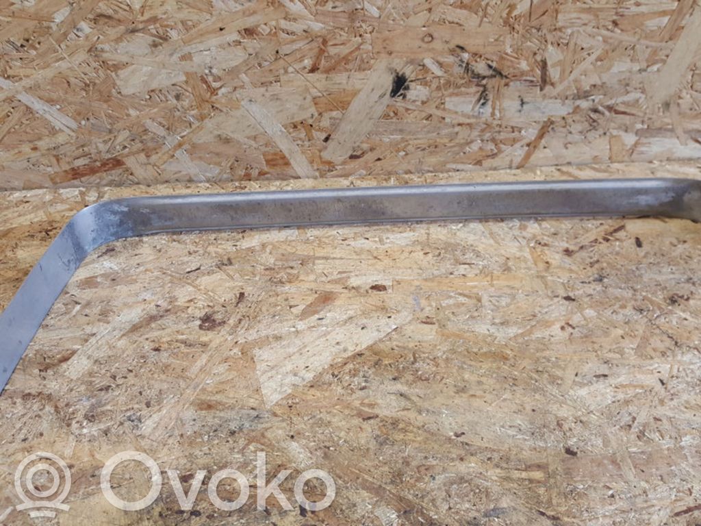 BMW 5 E60 E61 Polttoainesäiliön kannake 