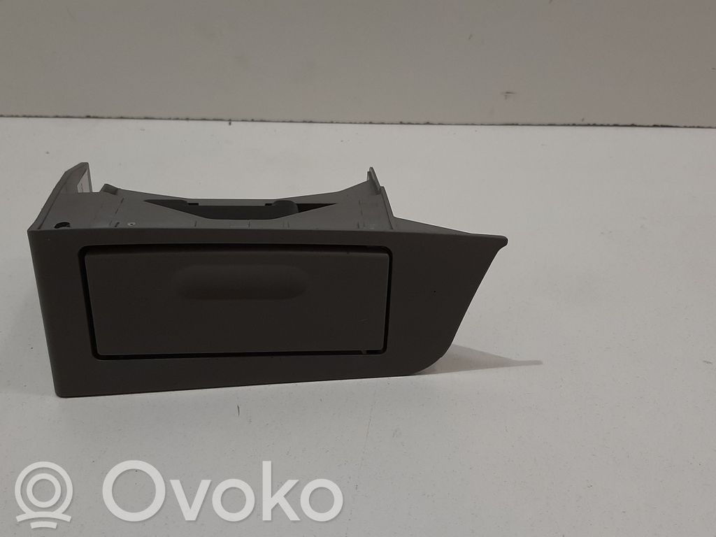 Durų peleninė   8208234