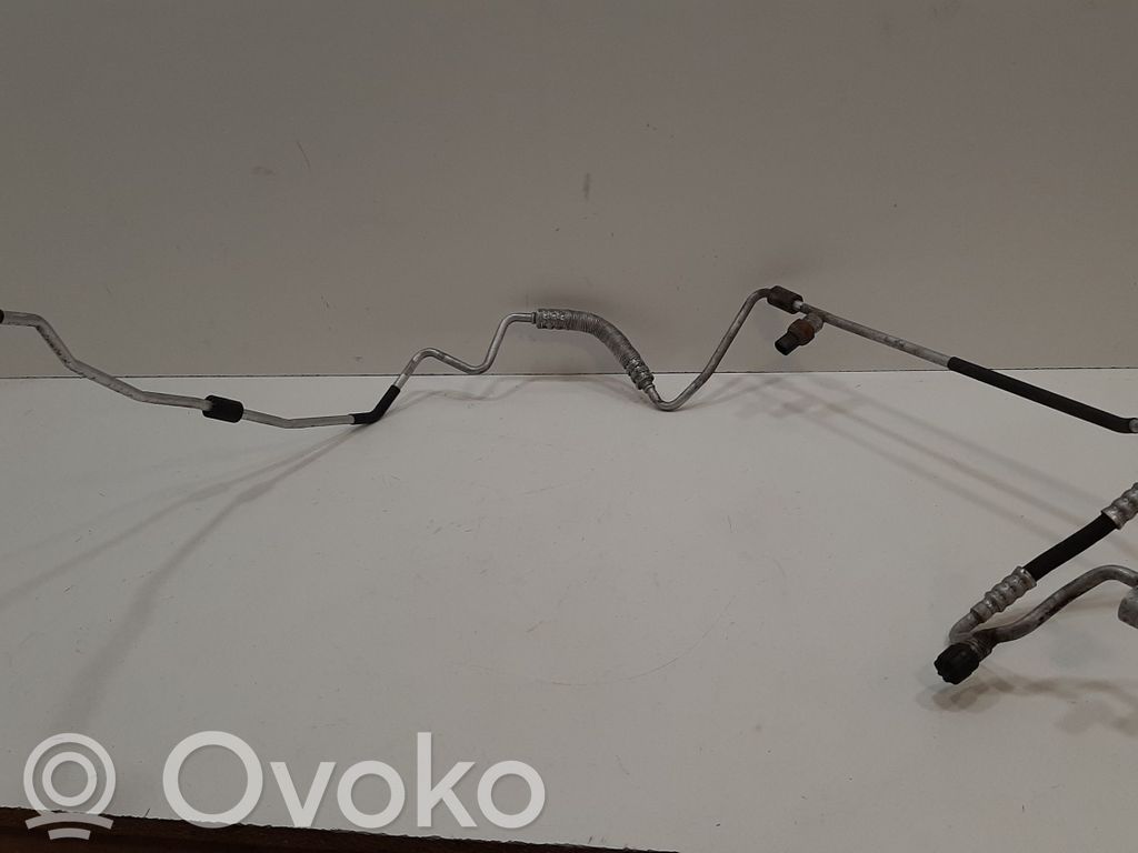 BMW 3 E90 E91 Ilmastointilaitteen putki (A/C) 