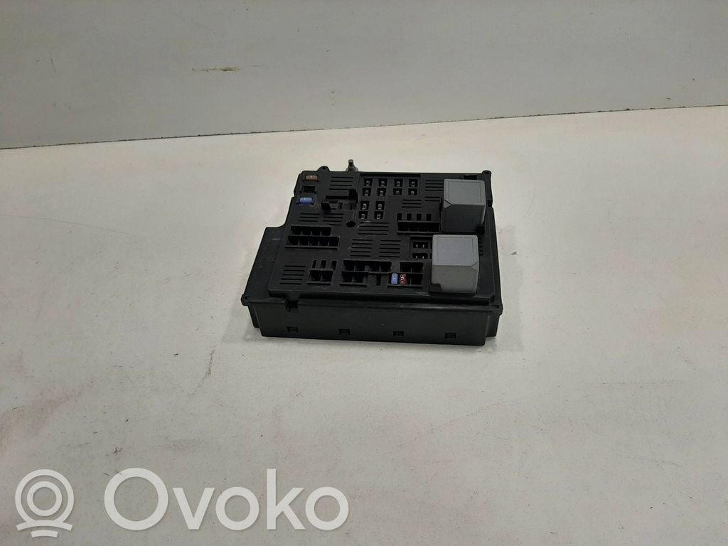 Volvo S90, V90 Fuse module 