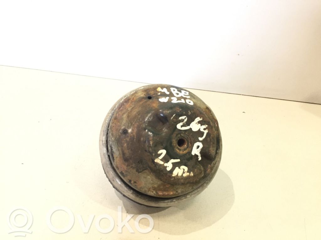 Mercedes-Benz E W210 Engine mount bracket 