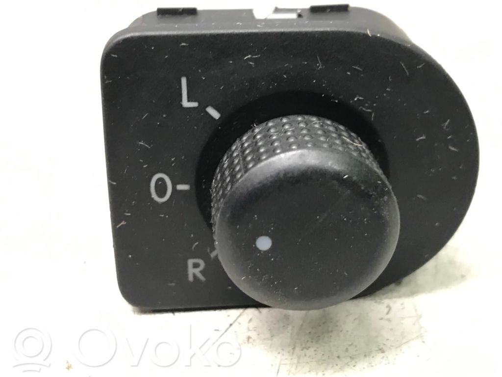 Volkswagen Golf IV Przycisk regulacji lusterek bocznych 