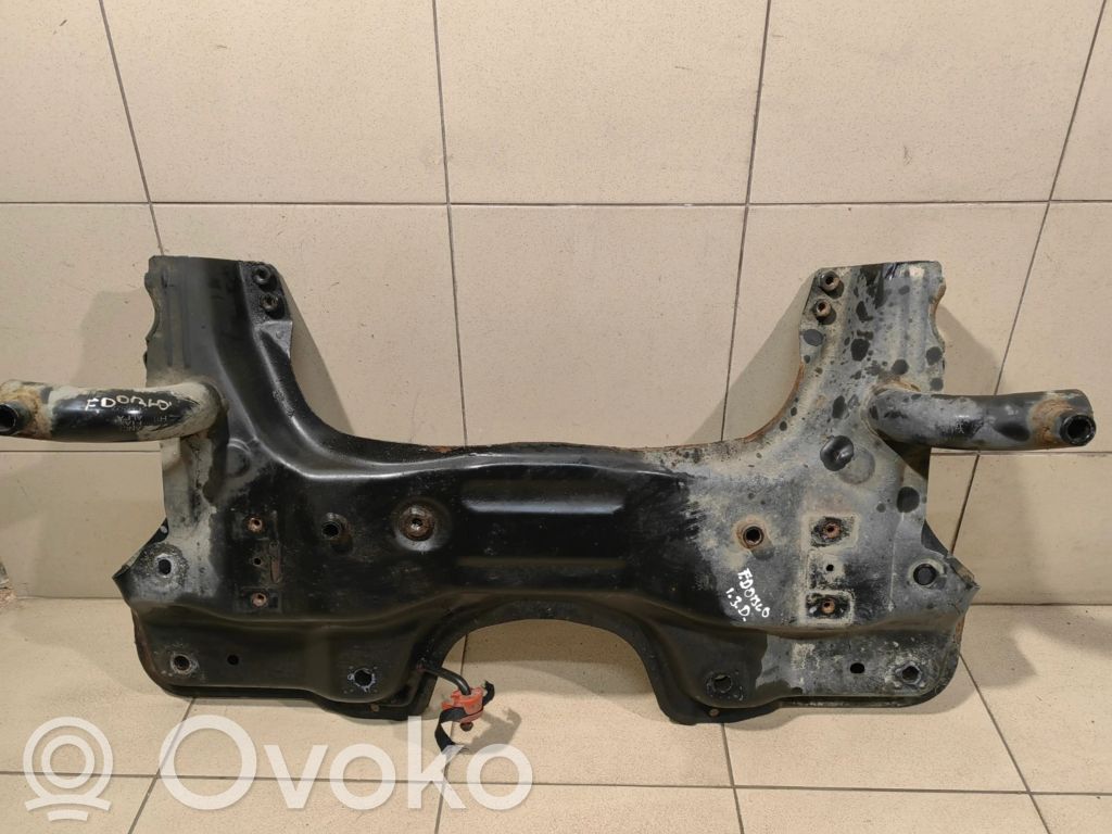 Fiat Doblo Priekinis traversas 