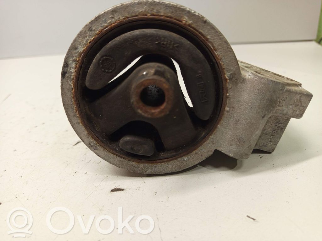 Engine mount bracket   3318030