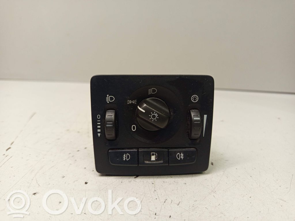 Light switch   30669736