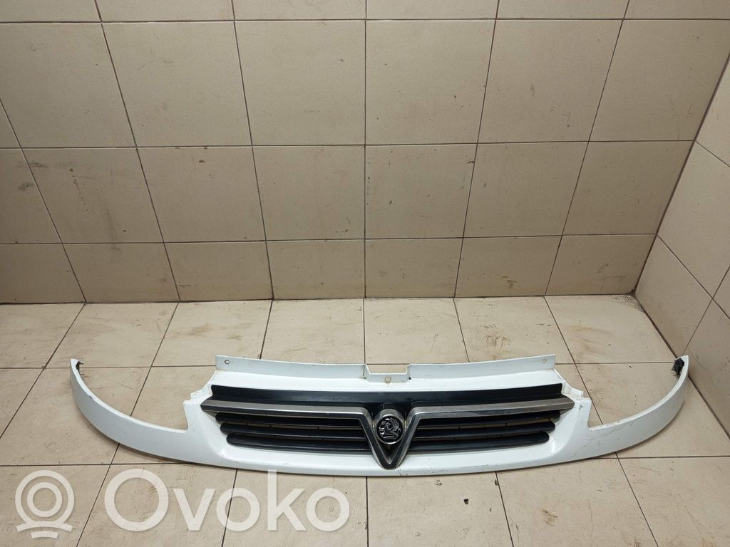 Opel Vivaro Maskownica / Grill / Atrapa górna chłodnicy 
