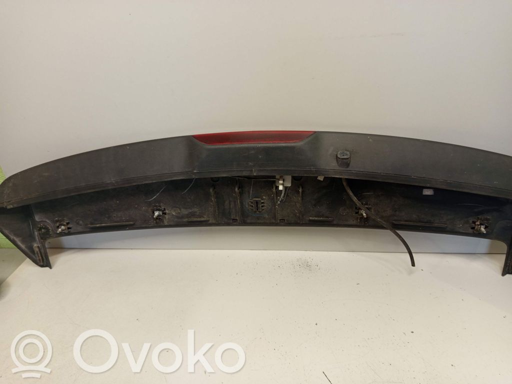 Tailgate/trunk spoiler   51928