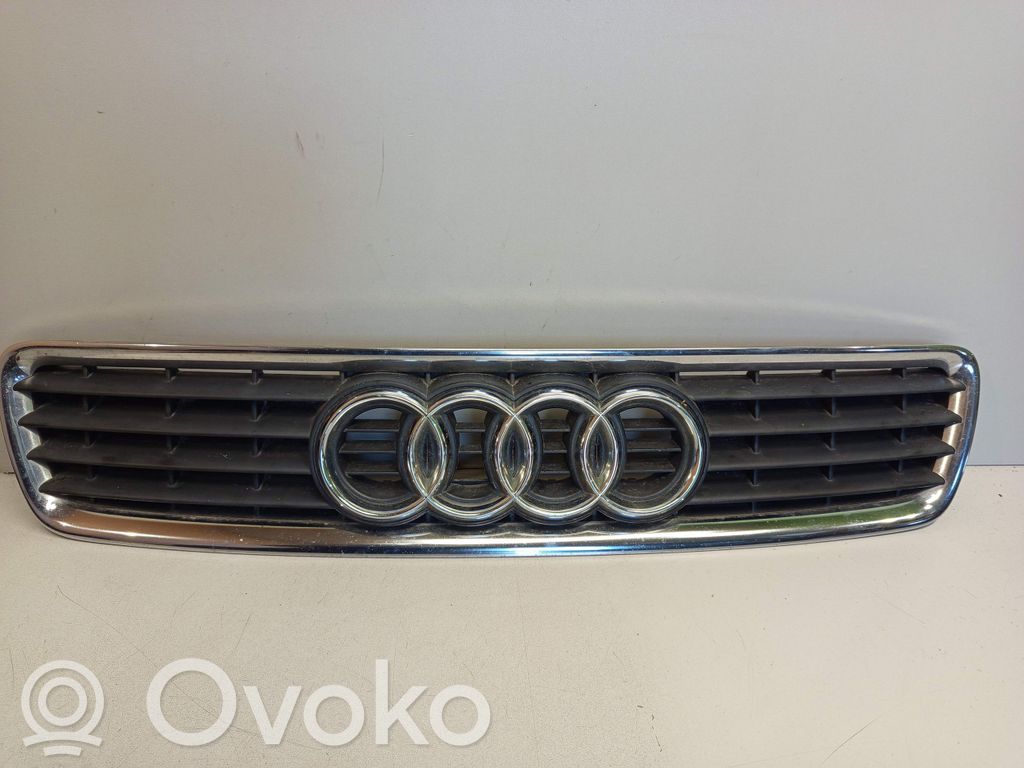 Front grill   8D0853651R