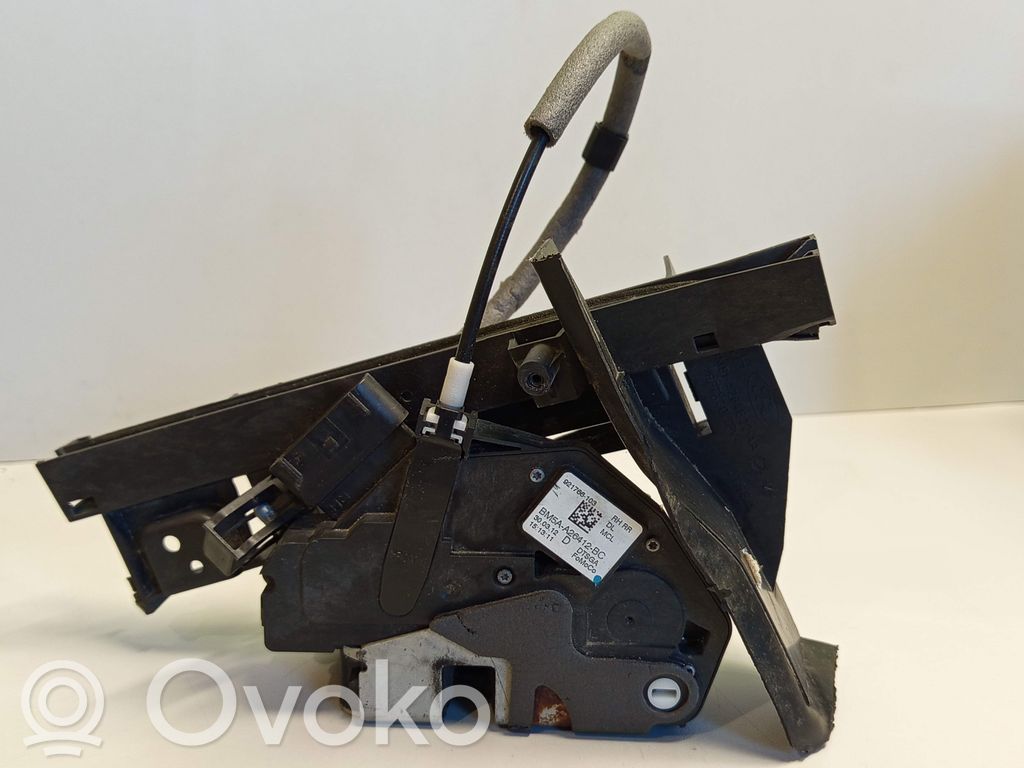 Ford Focus Takaoven lukko 