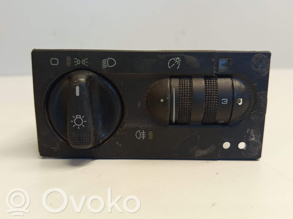 Volkswagen Golf III Light switch 