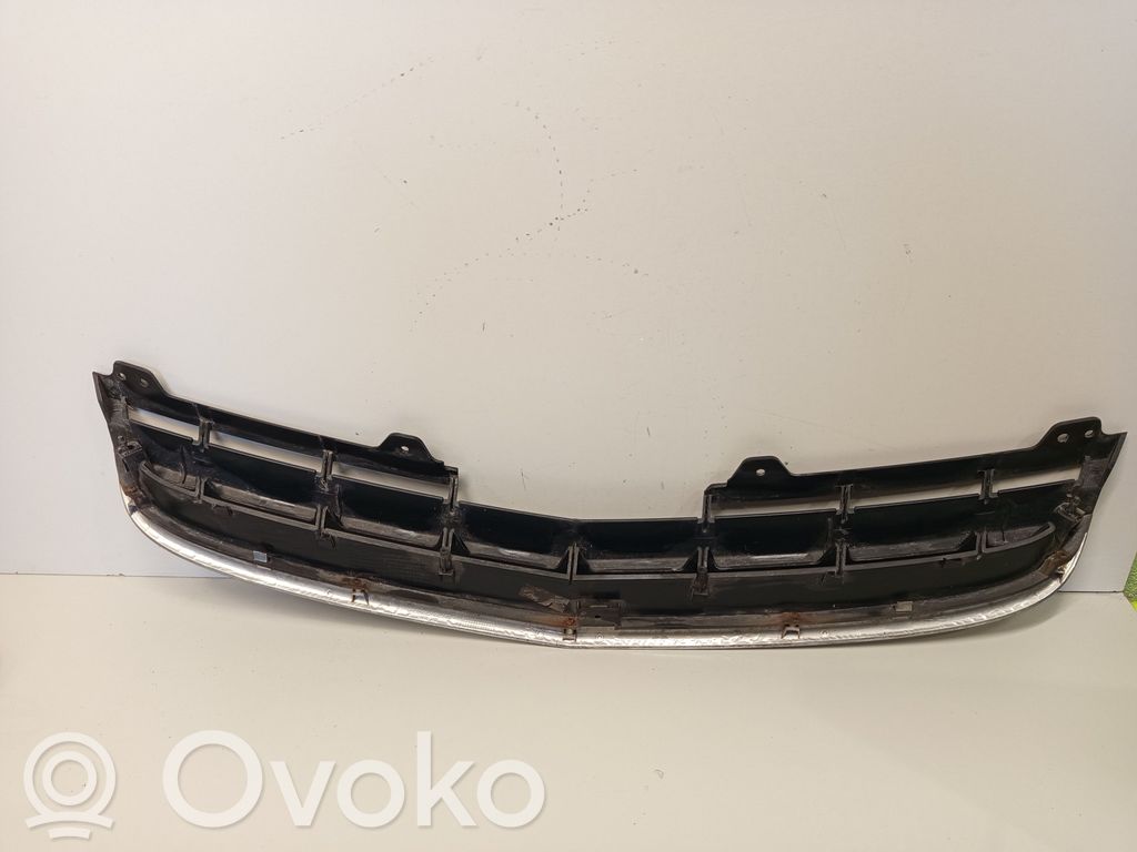 Opel Antara Grotelės viršutinės 