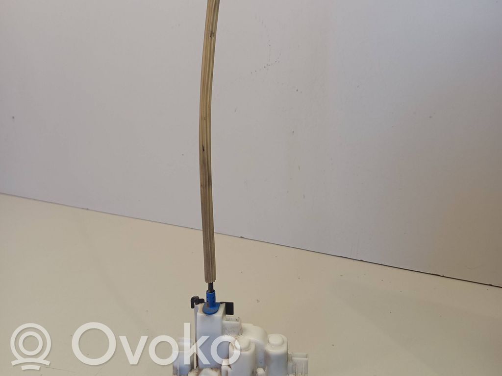 Fiat Doblo Priekšpusē slēdzene 
