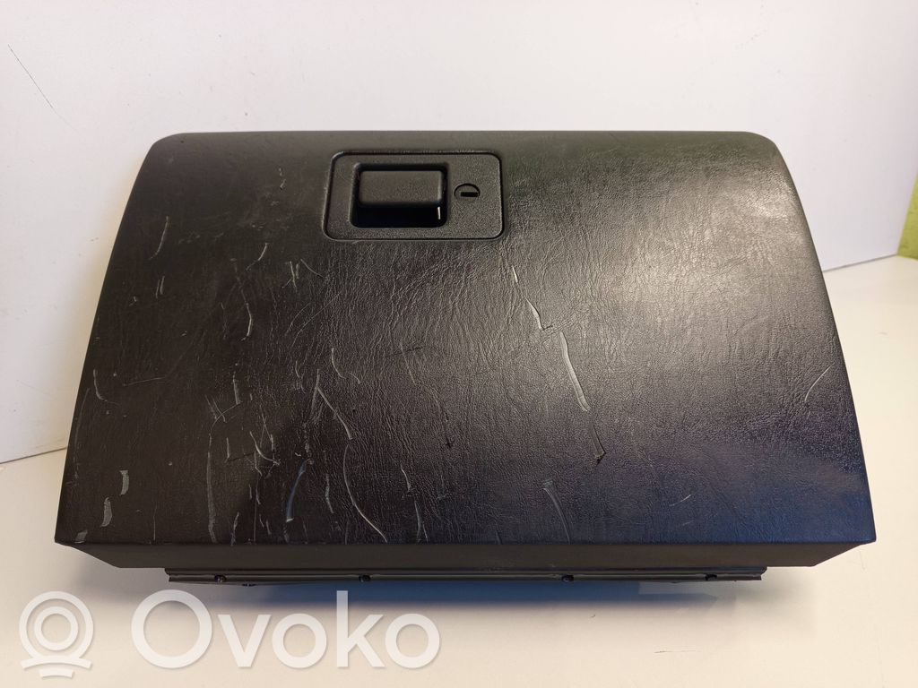 Guantera   YL8X7806015,44ZG2459