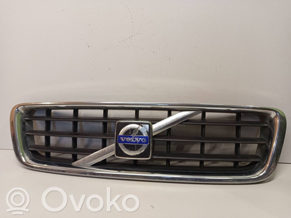 Volvo S60 Etupuskurin ylempi jäähdytinsäleikkö 