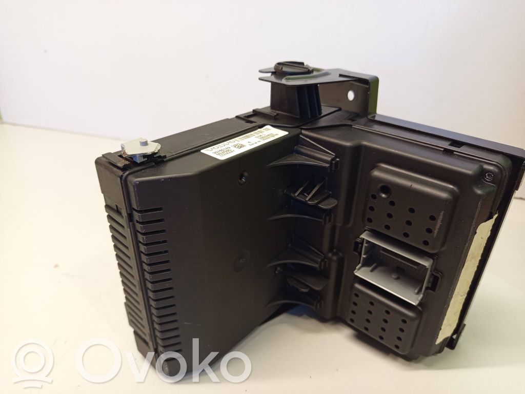Volvo S60 Fuse module 