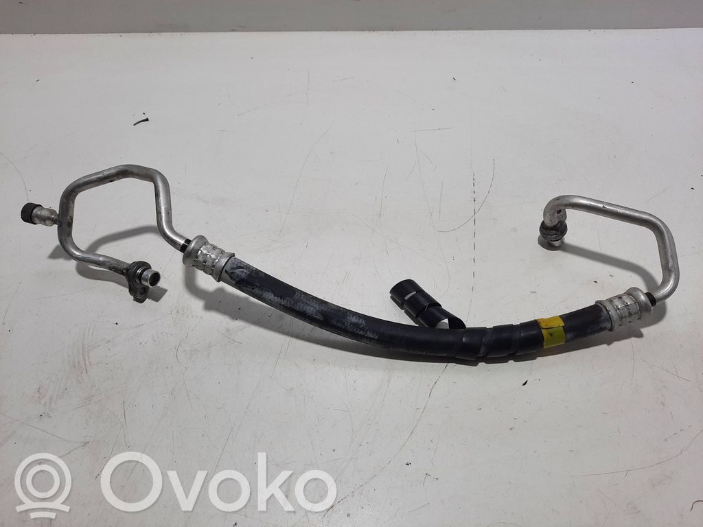Ilmastointilaitteen putki (A/C)   11HP