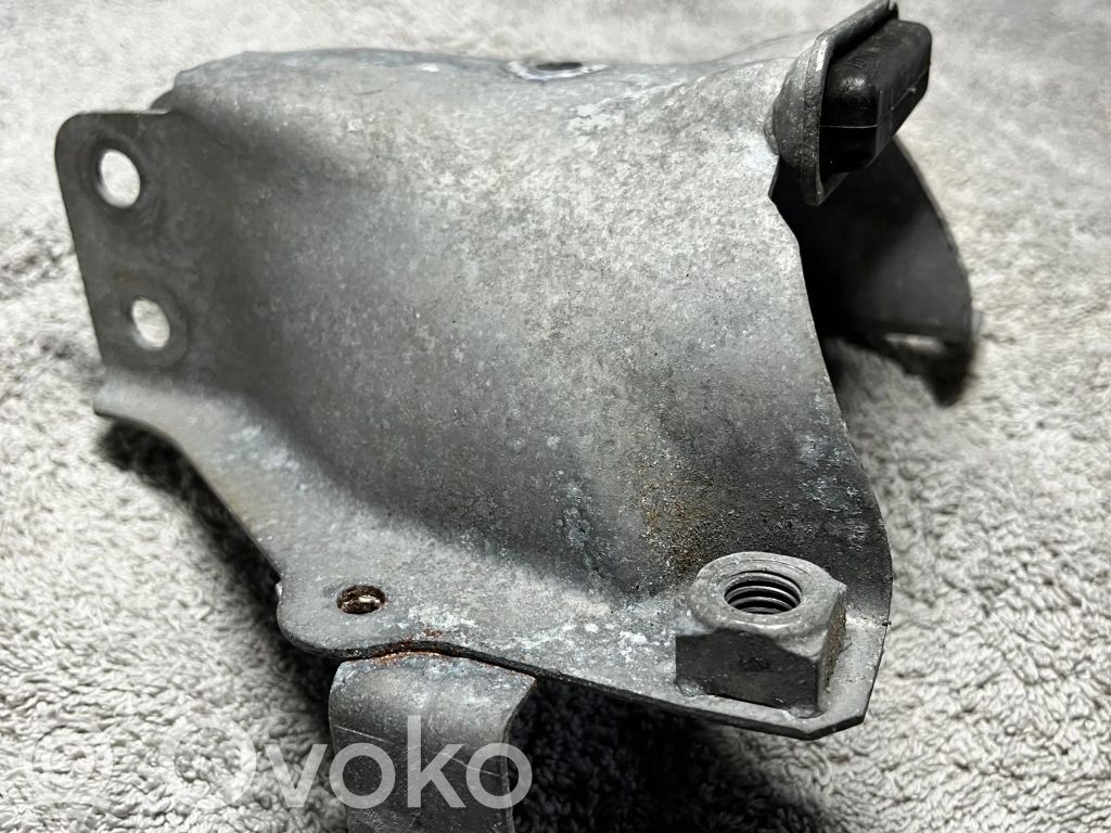 Audi Q5 SQ5 8R Engine mounting bracket 