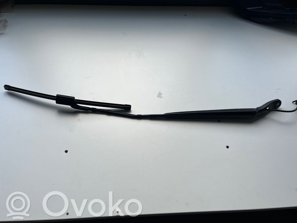 Opel Combo E Front wiper blade arm 