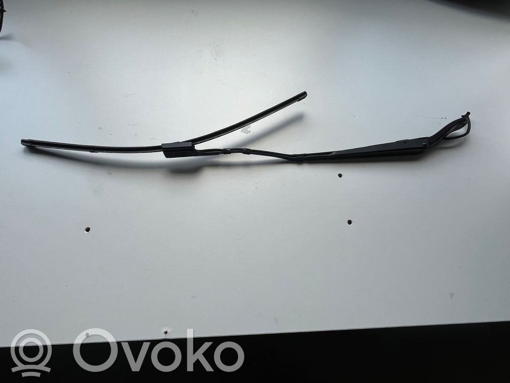 Opel Combo E Front wiper blade arm 