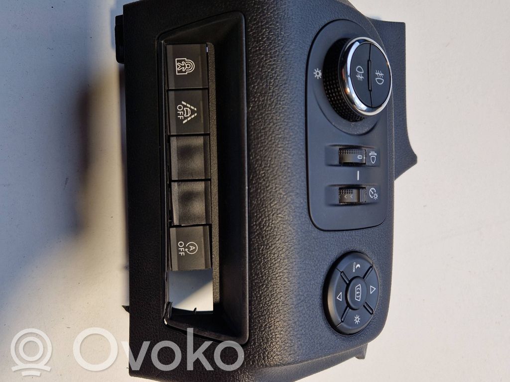 Opel Combo E Fog light switch 
