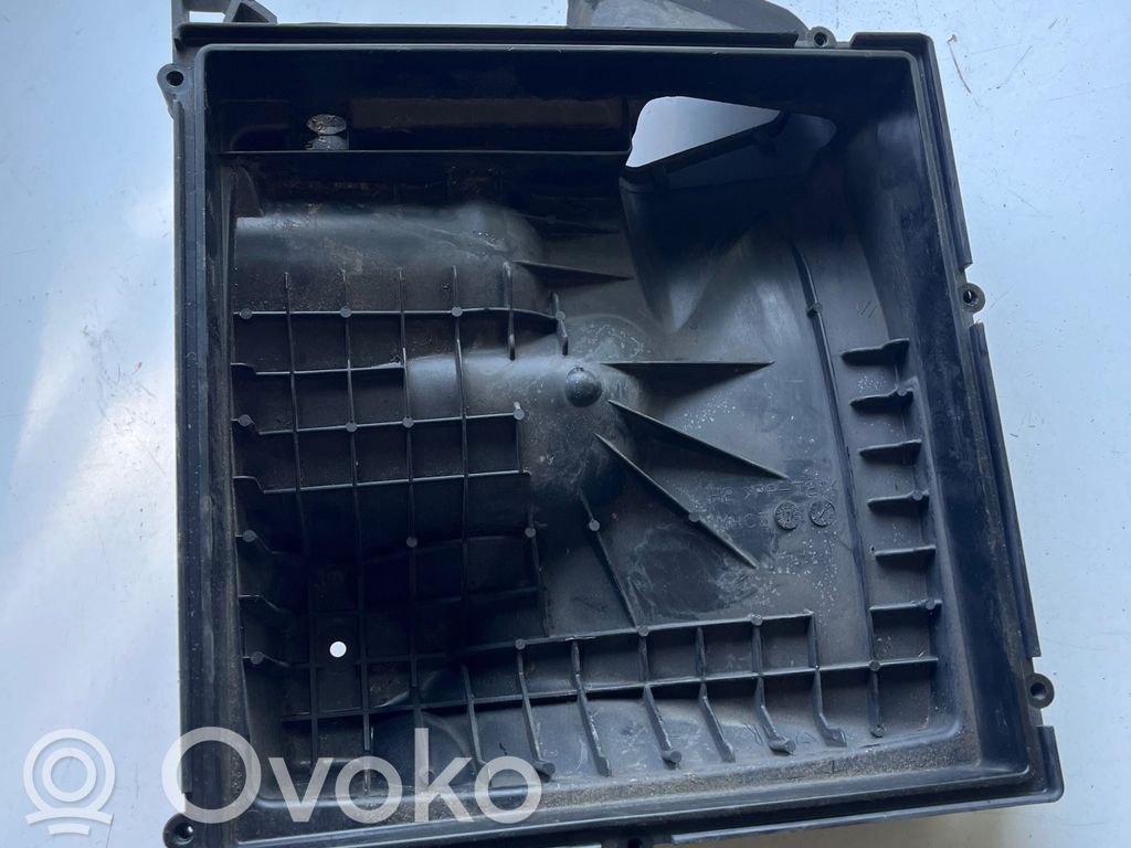 Opel Zafira C Obudowa filtra powietrza 