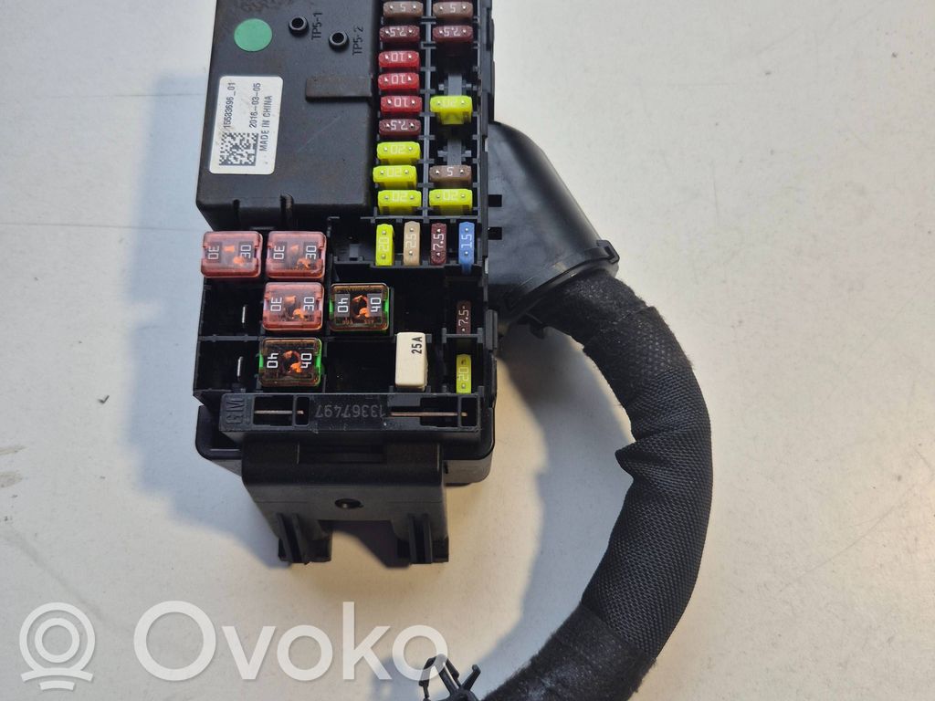 Opel Astra K Fuse module 