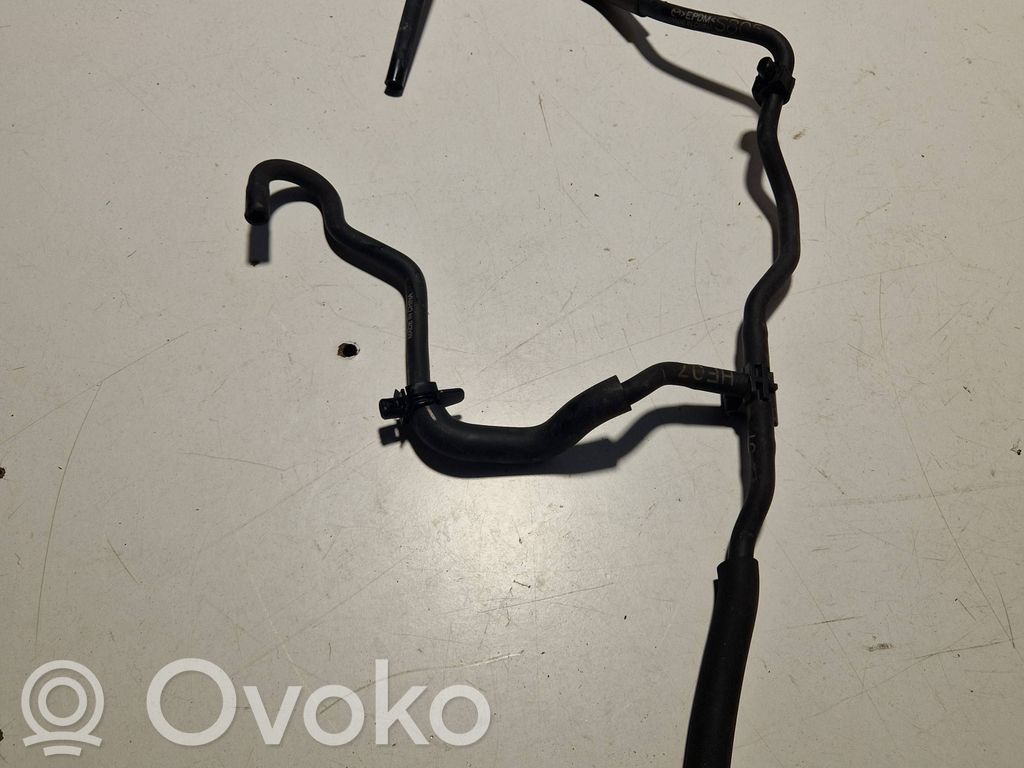 Mazda 3 Coolant pipe/hose 