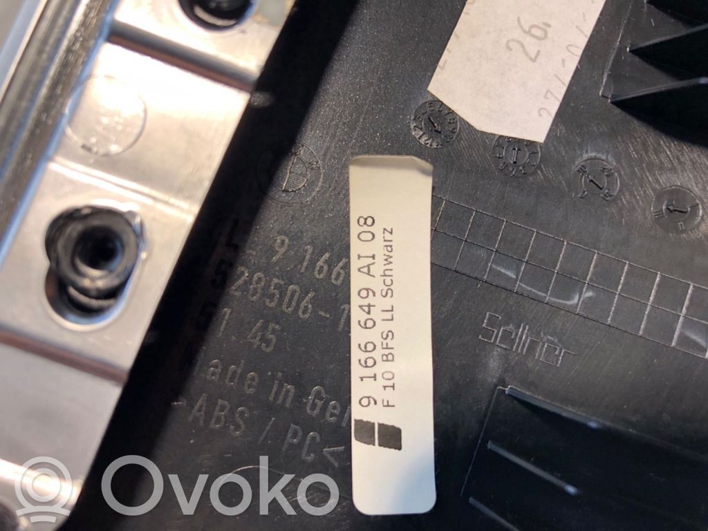 BMW 5 F10 F11 Dekoratyvinė apdailos juostelė 