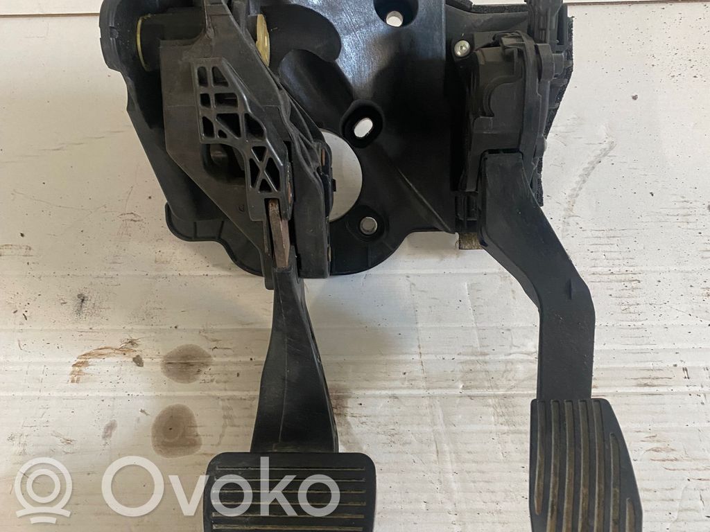 Accelerator throttle pedal   66177A,6PV01017516,51980266