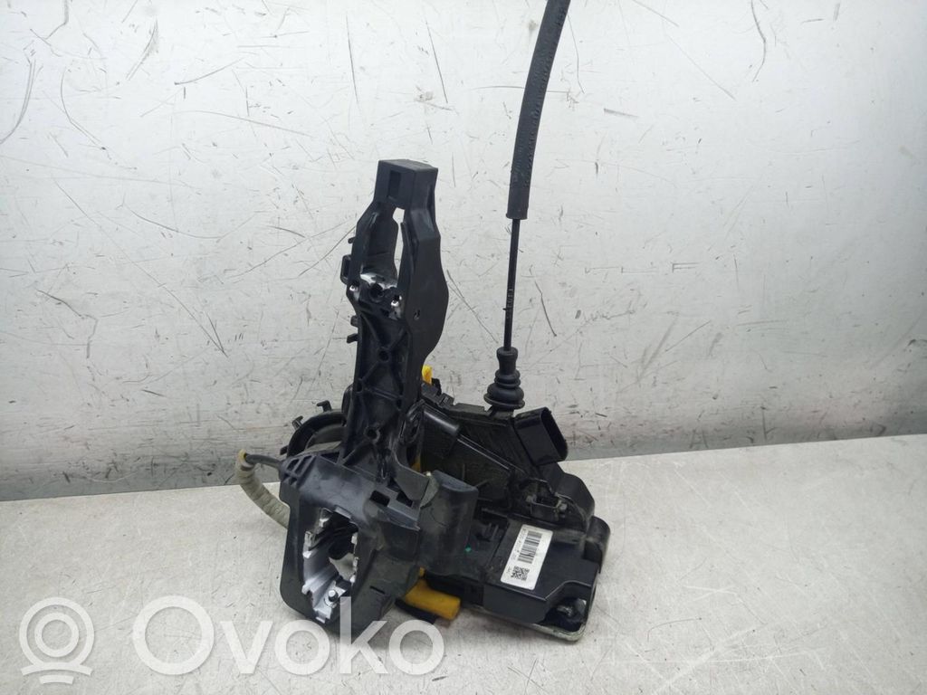 Priekšpusē slēdzene   81320A2110