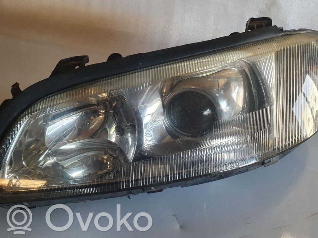 Opel Omega B1 Etu-/Ajovalo 