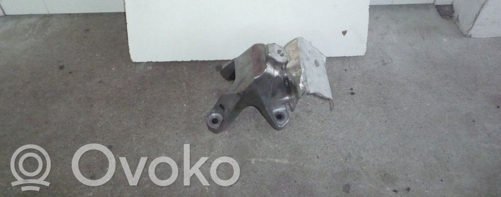 Engine mounting bracket   8W0199307H