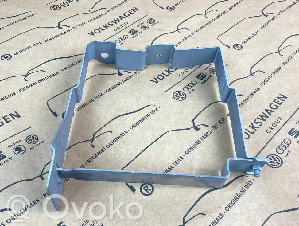 Volkswagen Tiguan Staffa di montaggio della batteria 