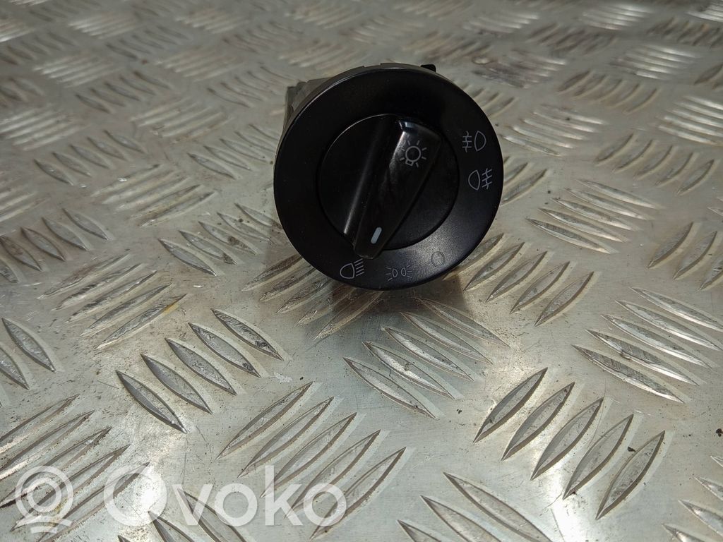 Volkswagen PASSAT B5.5 Light switch 