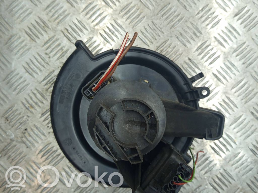 Opel Astra H Wentylator nawiewu / Dmuchawa 