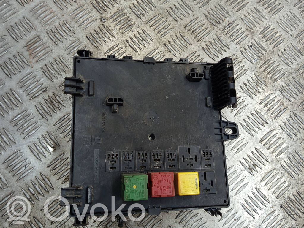 Opel Vectra C Module de fusibles 