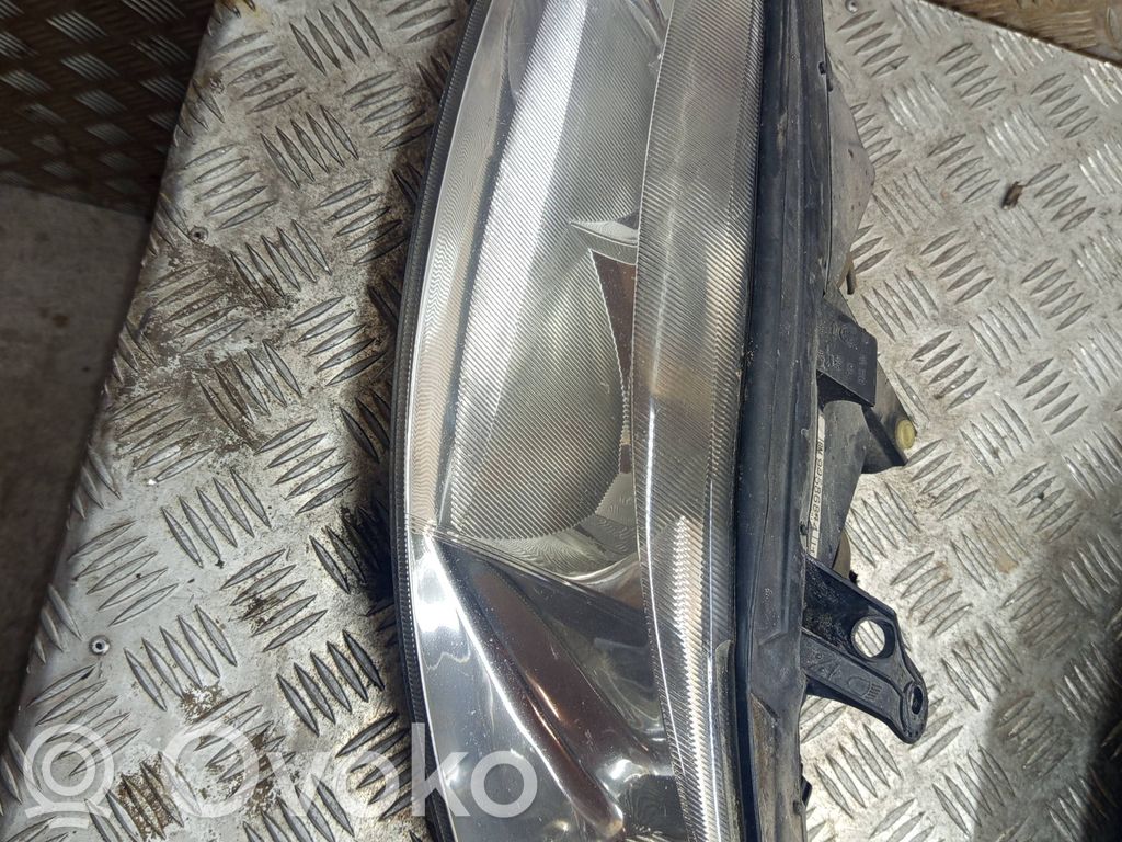 Scheinwerfer   90586844,67743030
