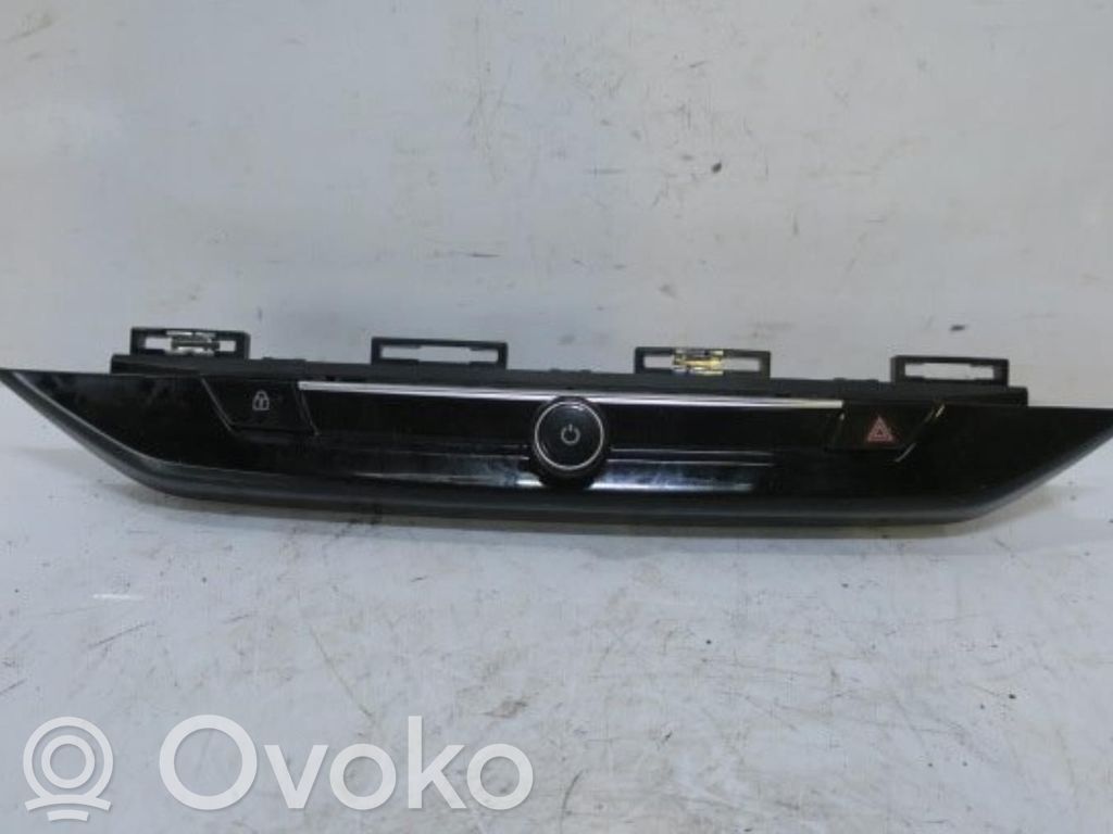 Opel Mokka Przycisk świateł awaryjnych 