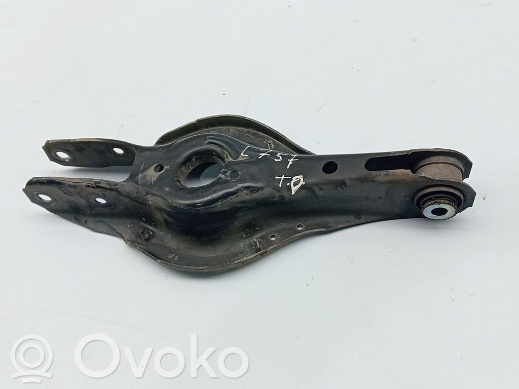 Rear control arm   6867541