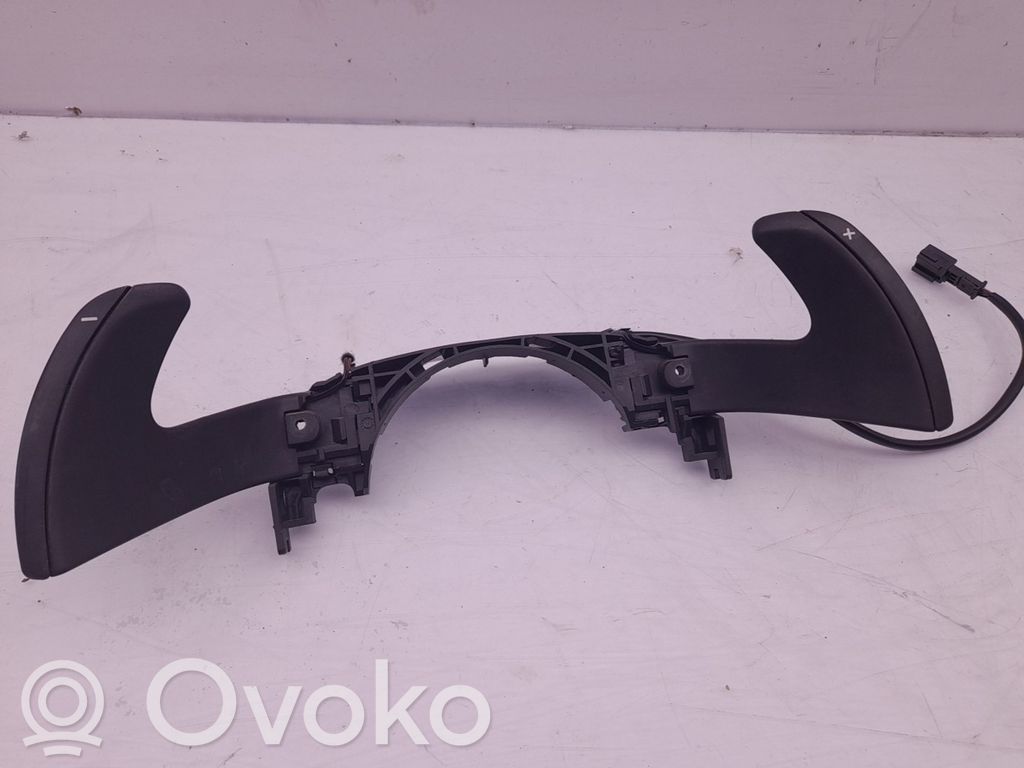 Boutons / interrupteurs volant   96667245ZD