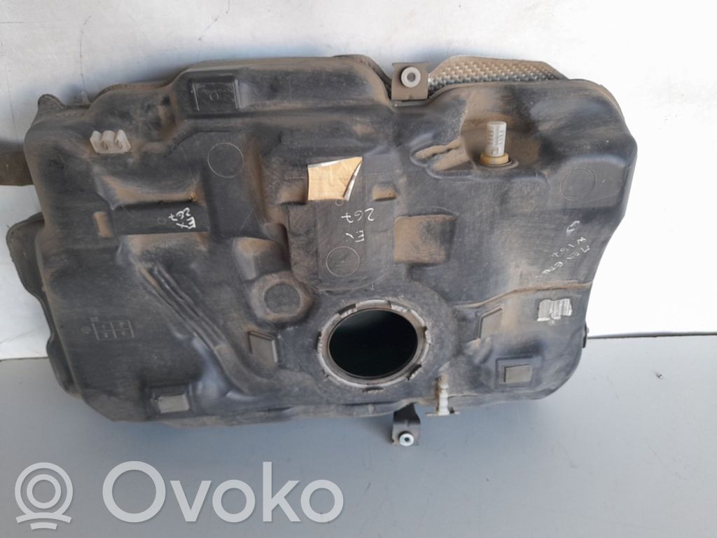 Mercedes-Benz A W176 Serbatoio del carburante 